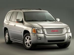 GMC Envoy Denali 2005 года